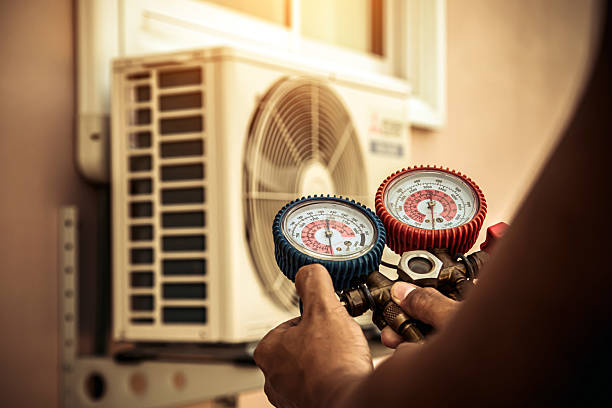 Professional Ac Installation technician working in Delaware City, DE